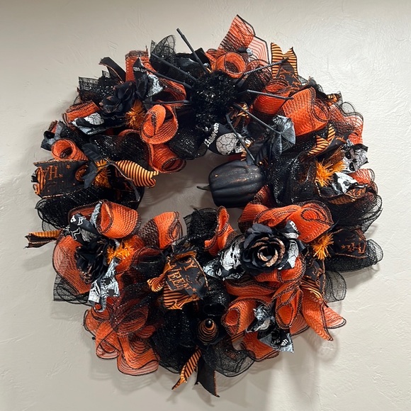 Happy Halloween black and orange wreath for indoors - Picture 8 of 8